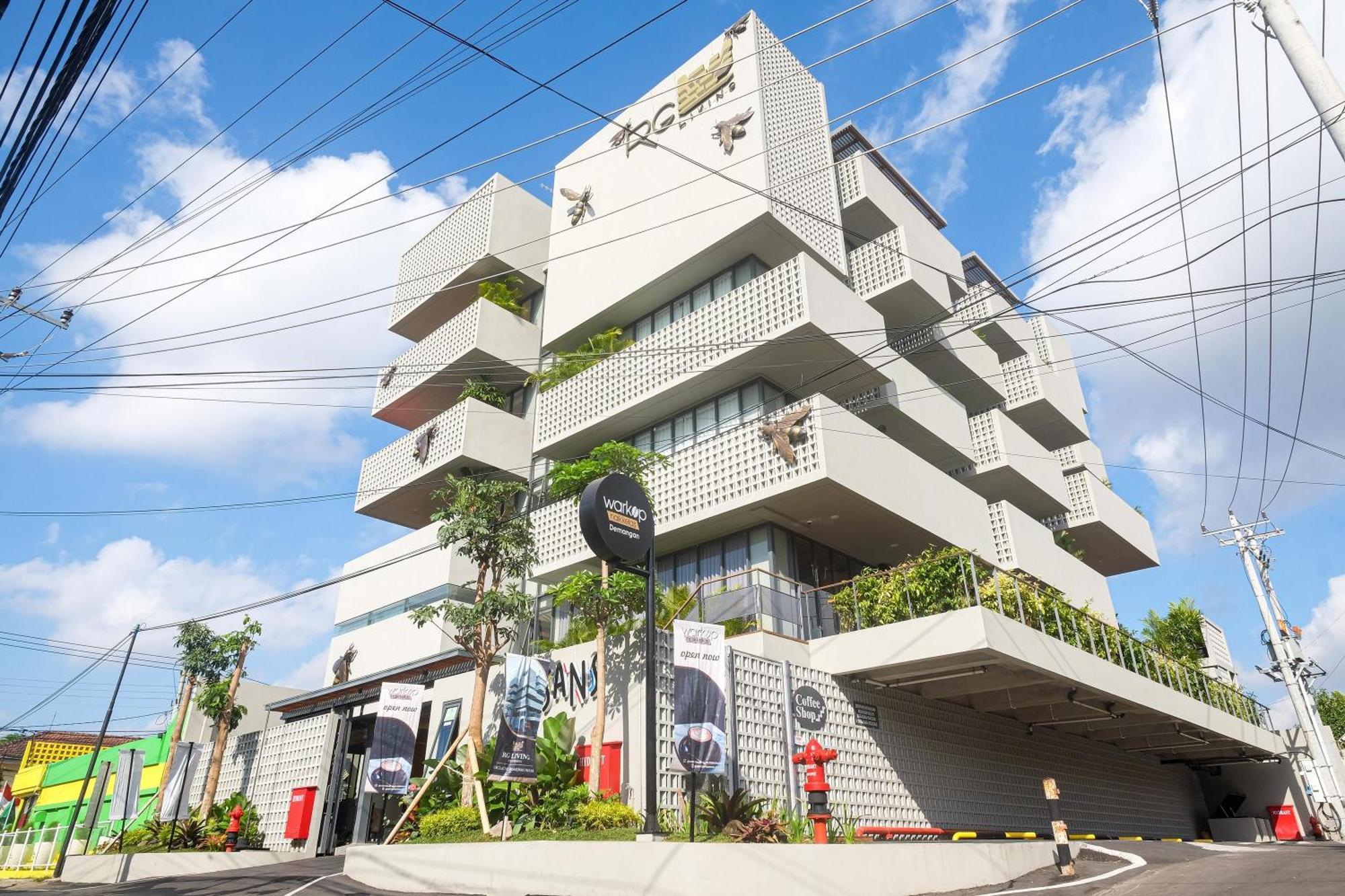 Sans Hotel Rg Living Jogja By Reddoorz Pakualaman Kültér fotó