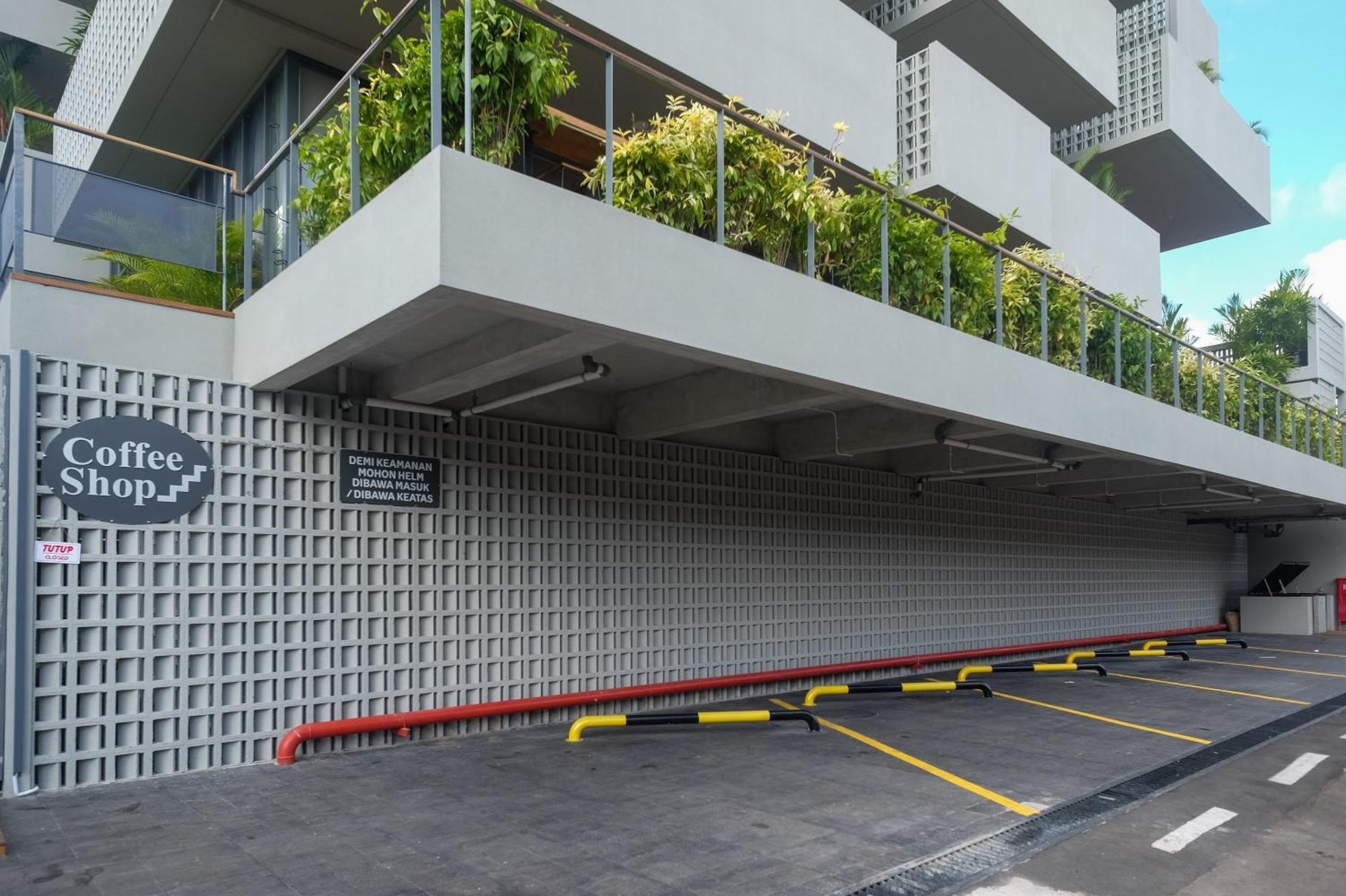 Sans Hotel Rg Living Jogja By Reddoorz Pakualaman Kültér fotó