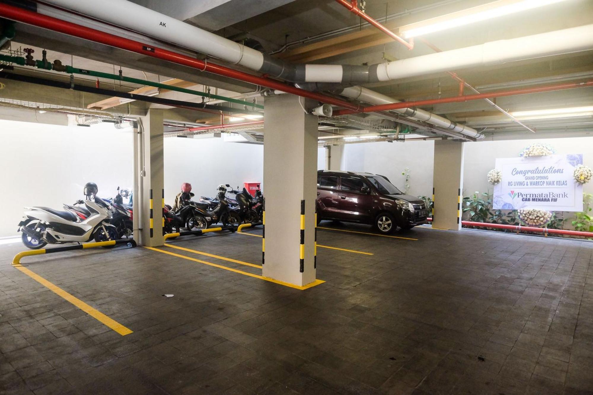 Sans Hotel Rg Living Jogja By Reddoorz Pakualaman Kültér fotó