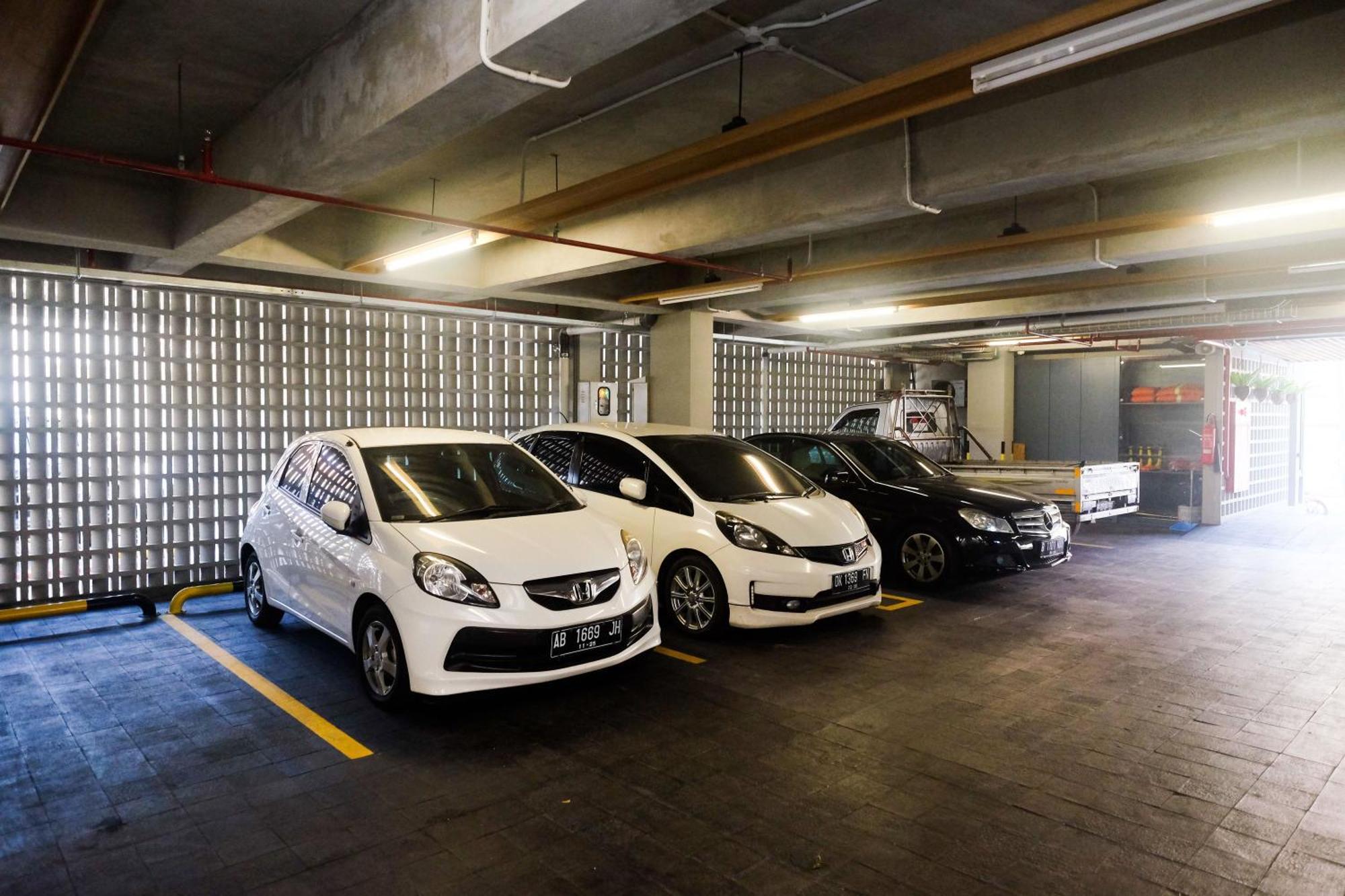 Sans Hotel Rg Living Jogja By Reddoorz Pakualaman Kültér fotó