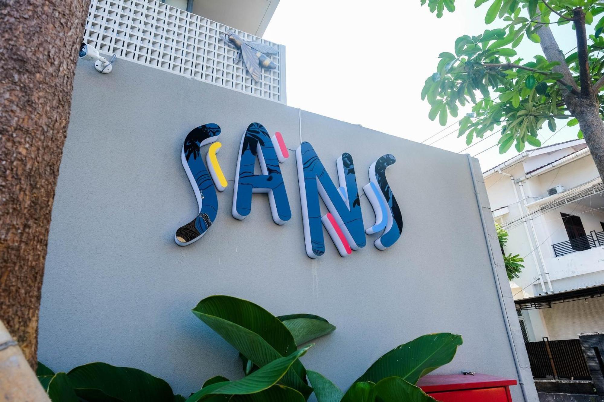 Sans Hotel Rg Living Jogja By Reddoorz Pakualaman Kültér fotó