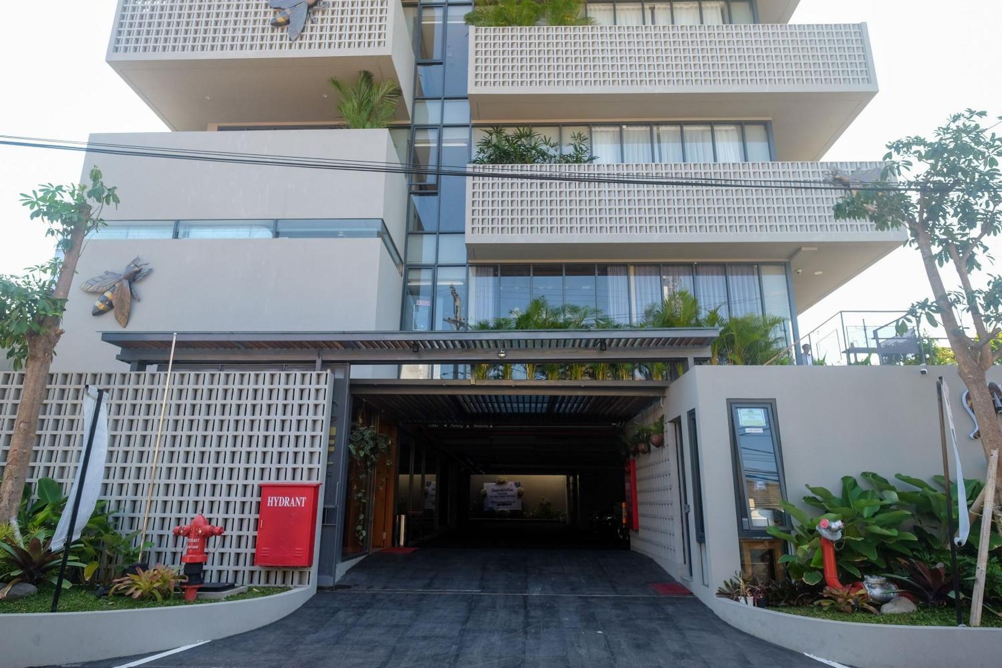 Sans Hotel Rg Living Jogja By Reddoorz Pakualaman Kültér fotó