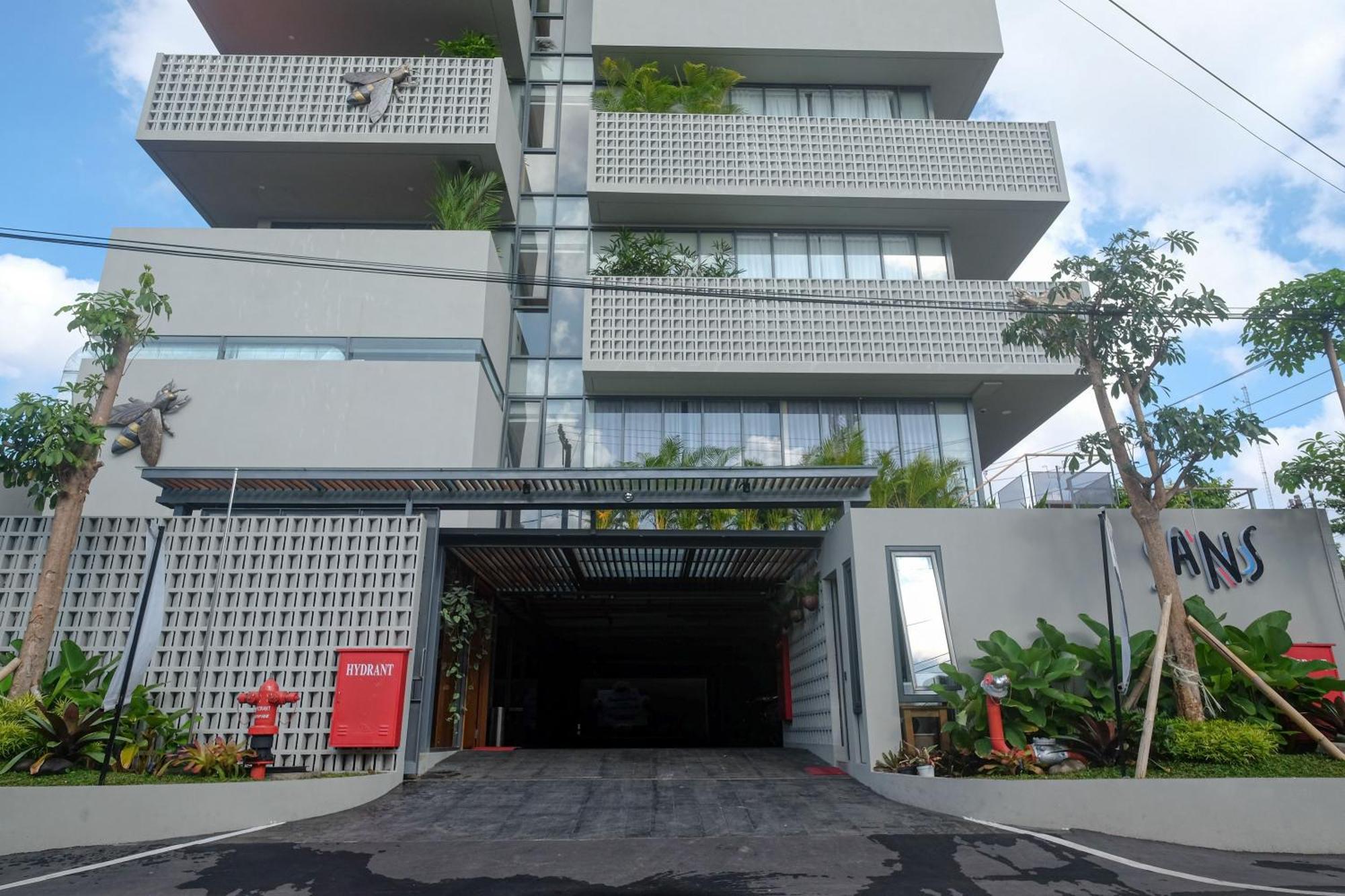 Sans Hotel Rg Living Jogja By Reddoorz Pakualaman Kültér fotó