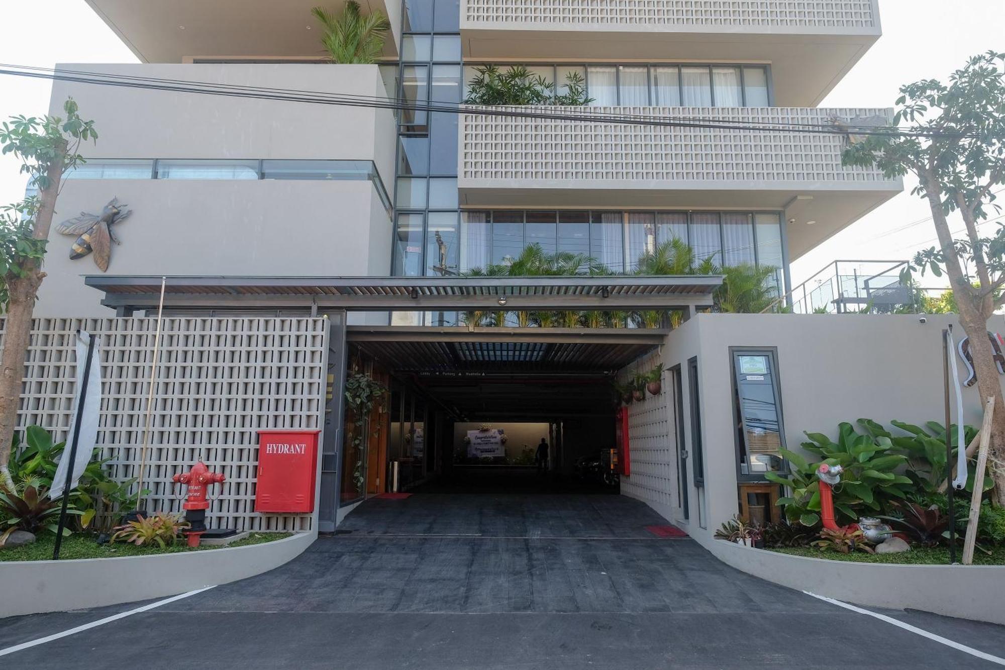 Sans Hotel Rg Living Jogja By Reddoorz Pakualaman Kültér fotó