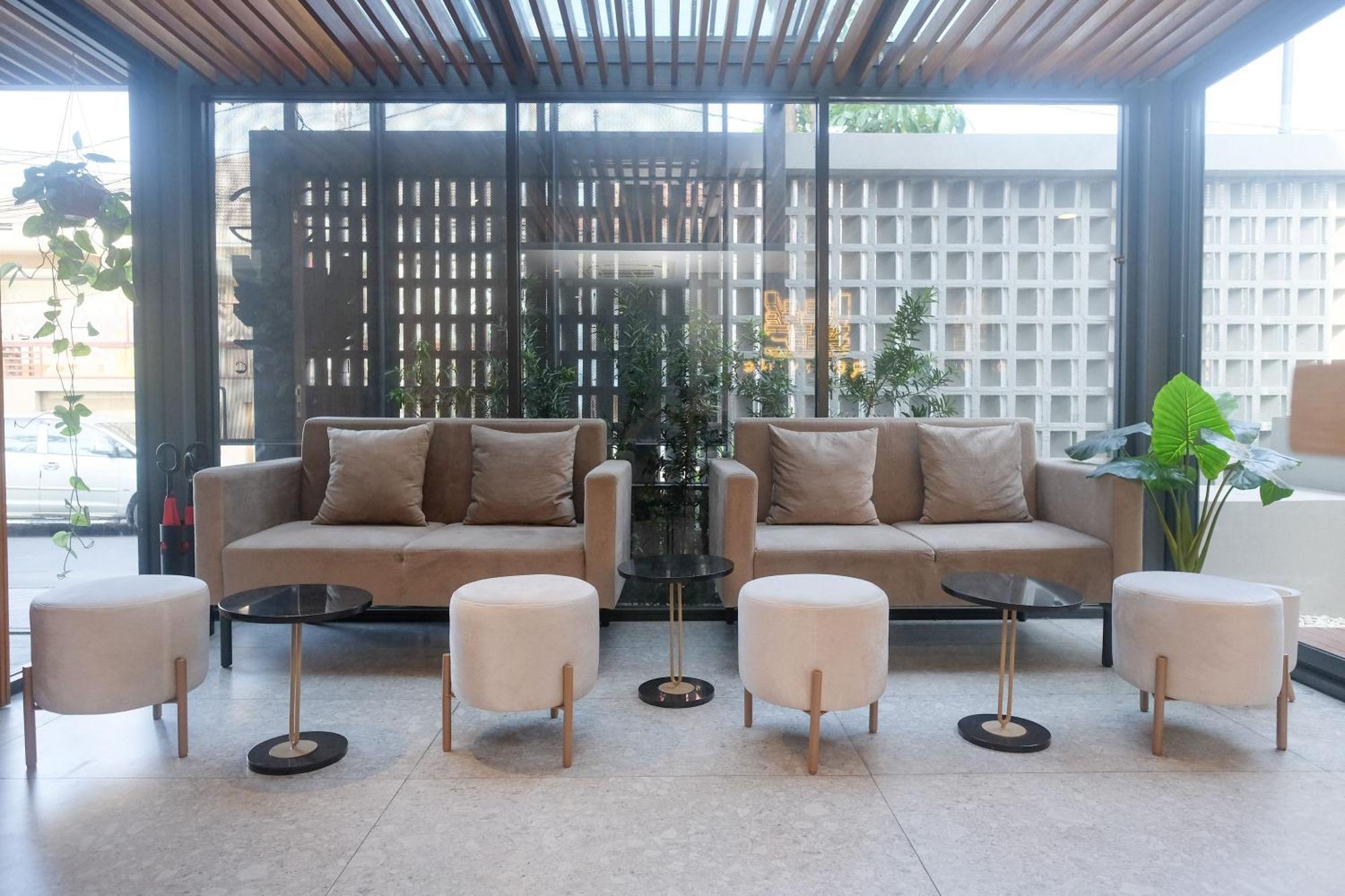 Sans Hotel Rg Living Jogja By Reddoorz Pakualaman Kültér fotó
