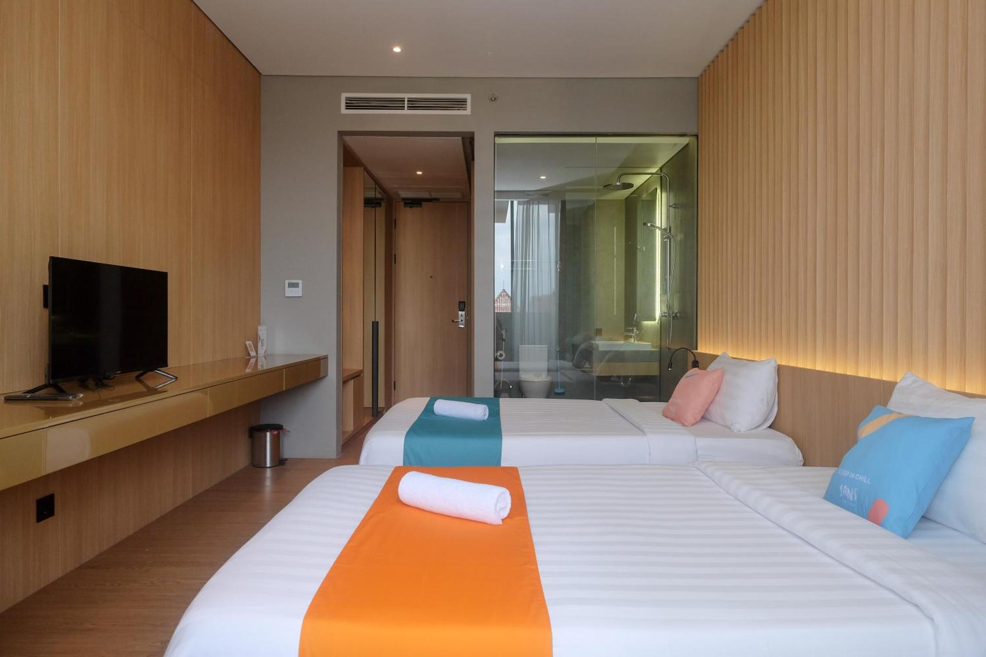 Sans Hotel Rg Living Jogja By Reddoorz Pakualaman Kültér fotó