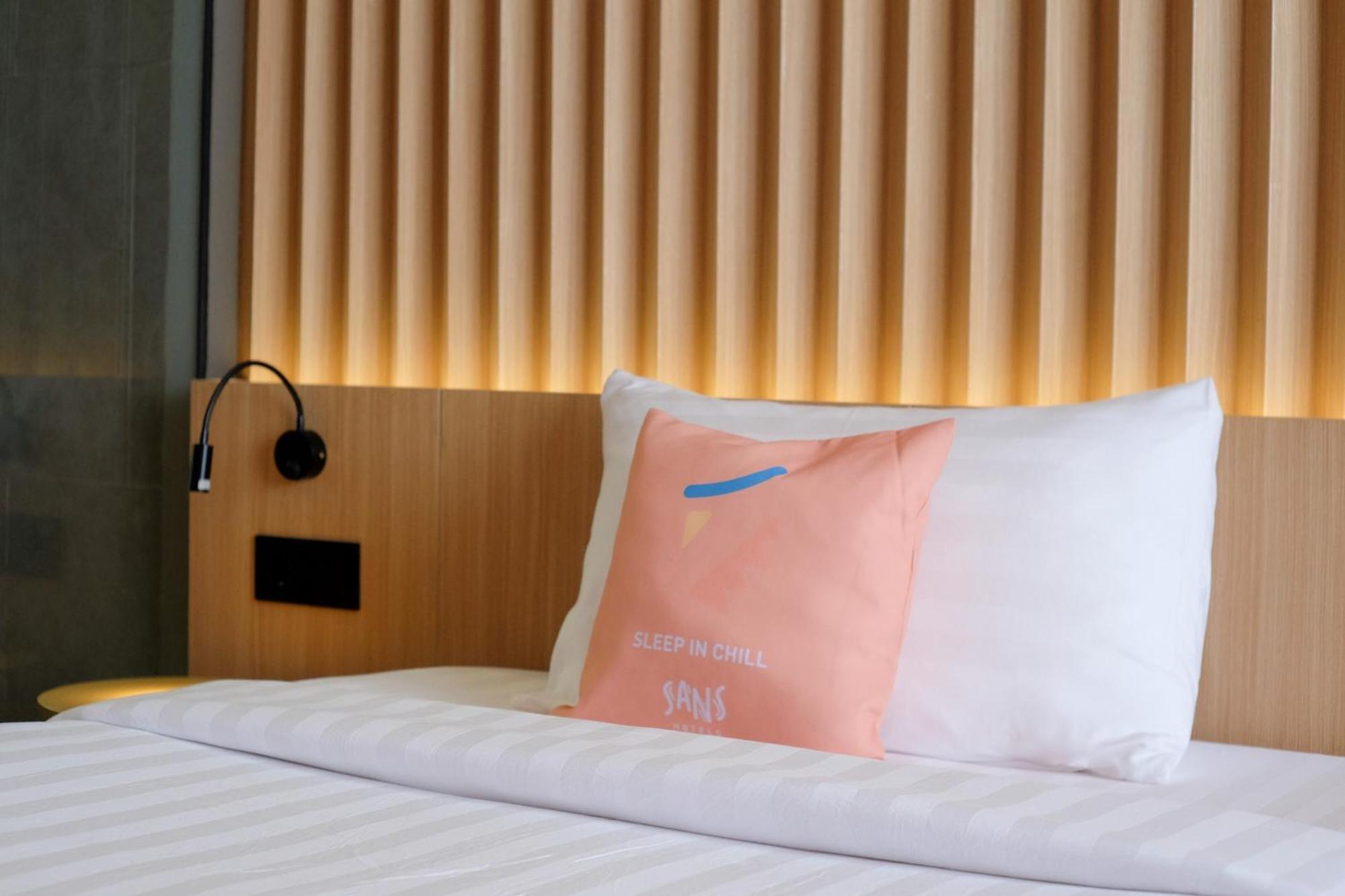 Sans Hotel Rg Living Jogja By Reddoorz Pakualaman Kültér fotó