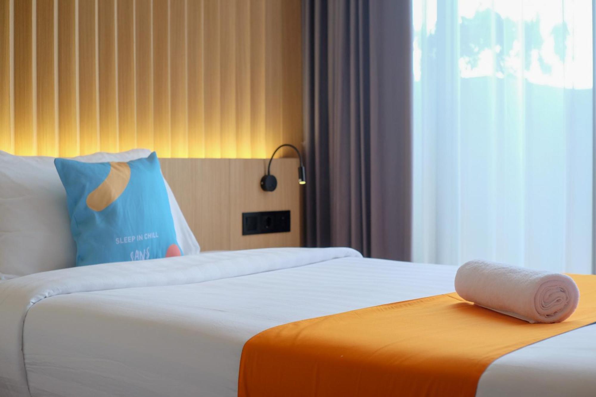 Sans Hotel Rg Living Jogja By Reddoorz Pakualaman Kültér fotó