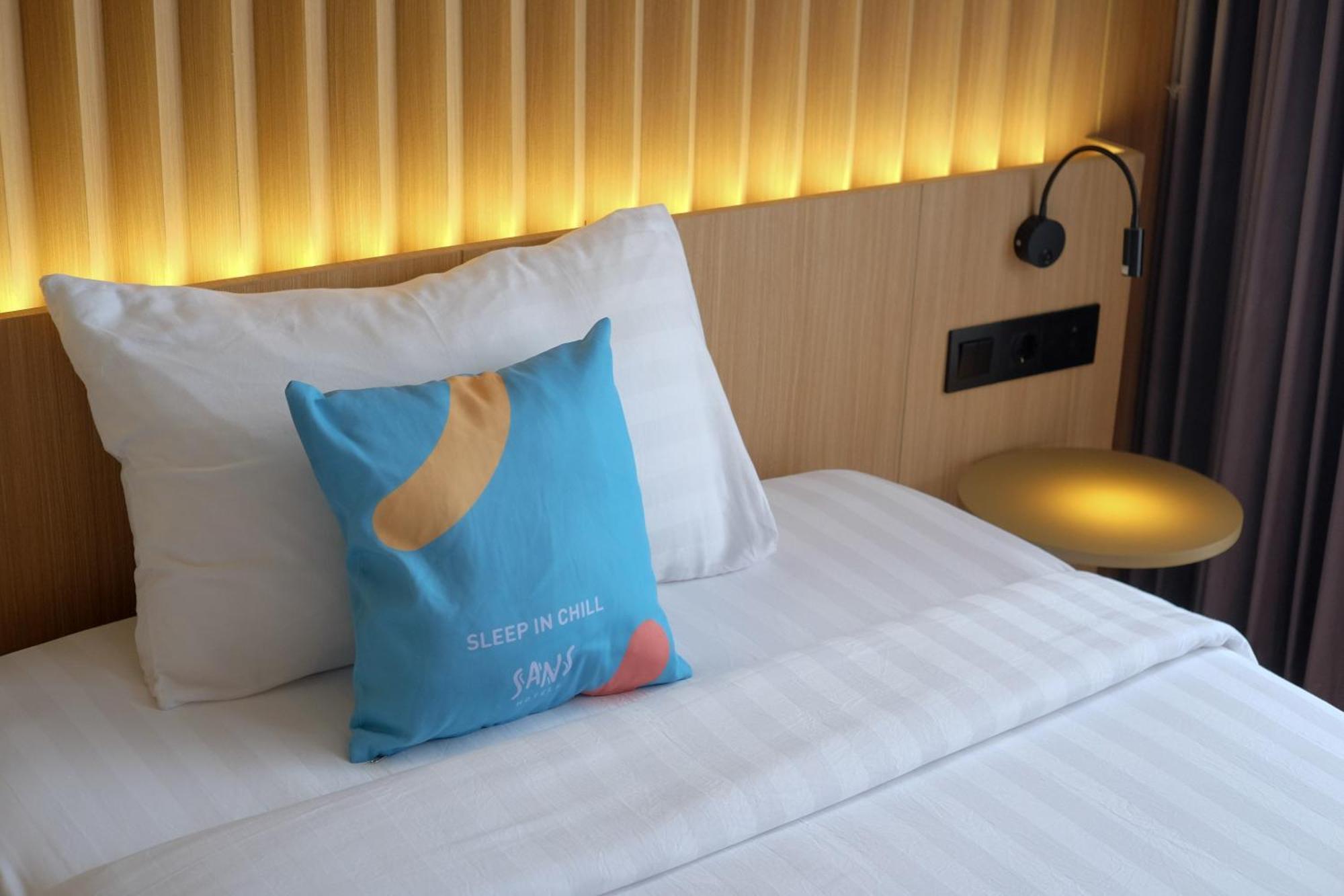 Sans Hotel Rg Living Jogja By Reddoorz Pakualaman Kültér fotó