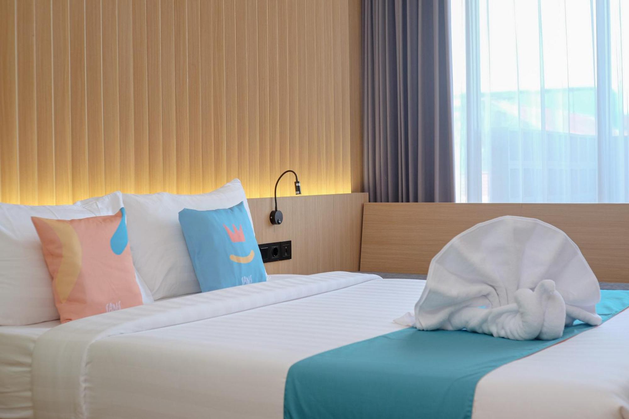Sans Hotel Rg Living Jogja By Reddoorz Pakualaman Kültér fotó