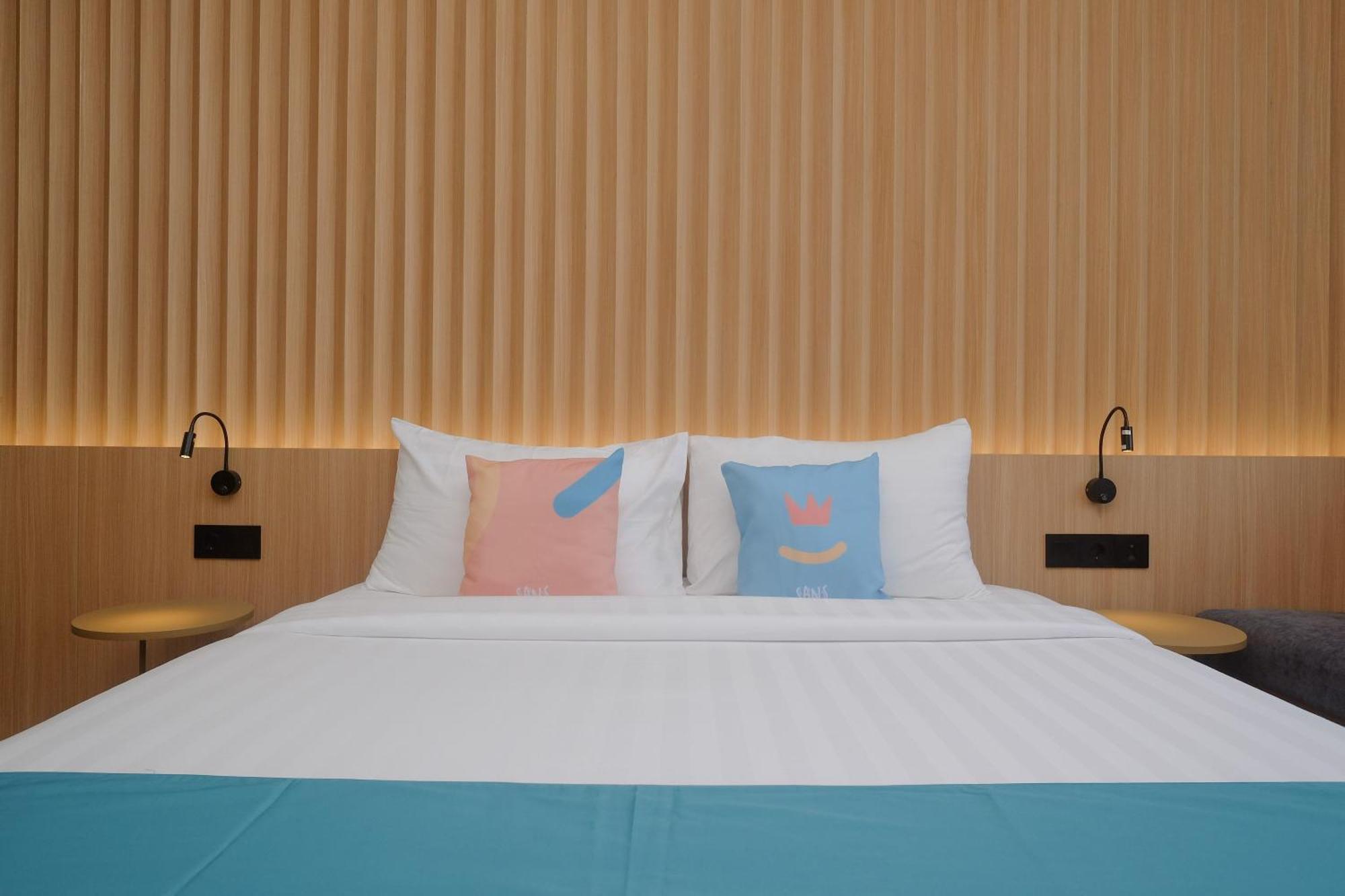 Sans Hotel Rg Living Jogja By Reddoorz Pakualaman Kültér fotó