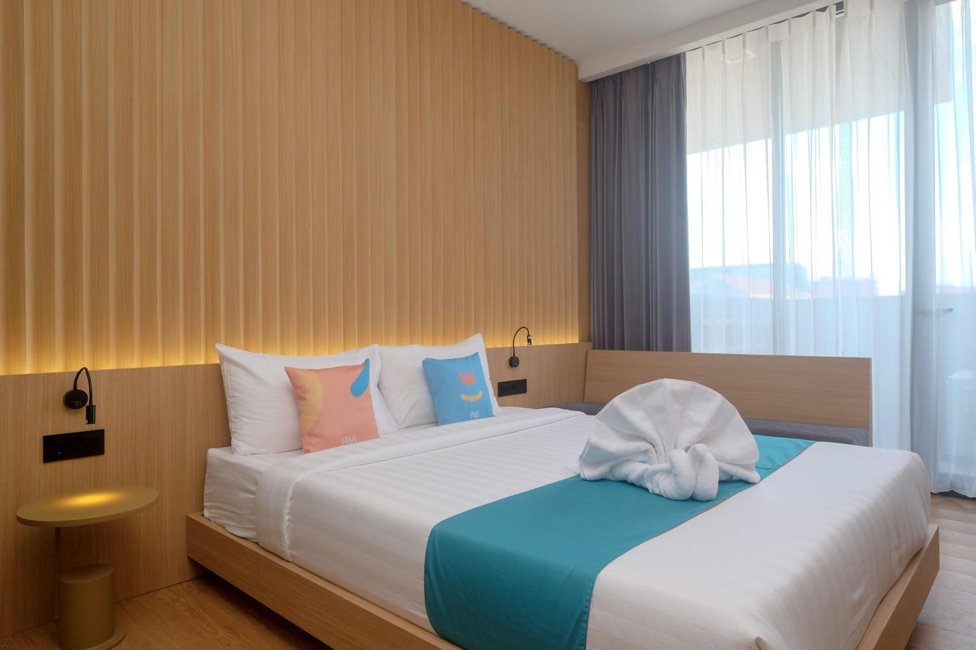 Sans Hotel Rg Living Jogja By Reddoorz Pakualaman Kültér fotó