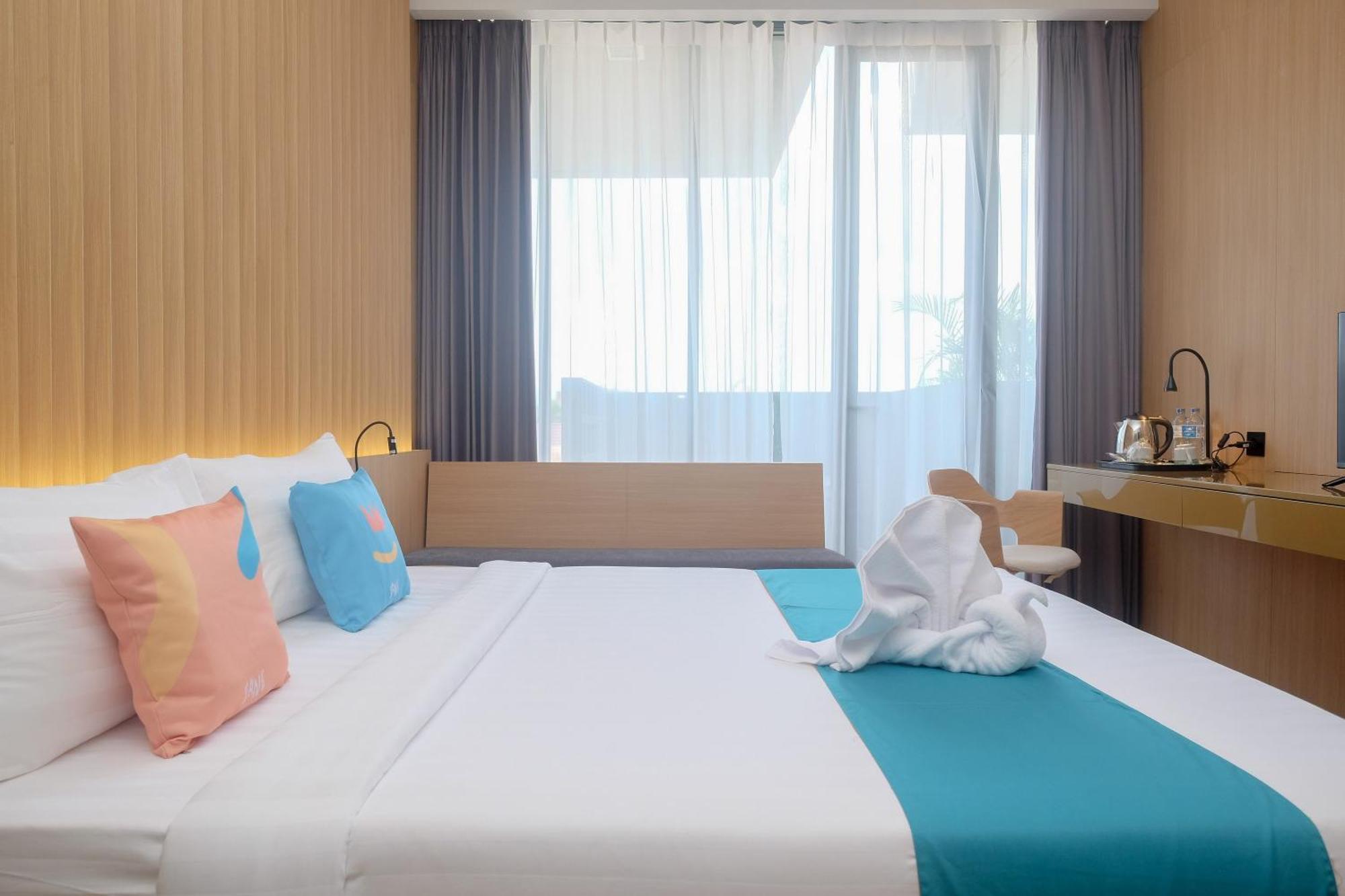 Sans Hotel Rg Living Jogja By Reddoorz Pakualaman Kültér fotó