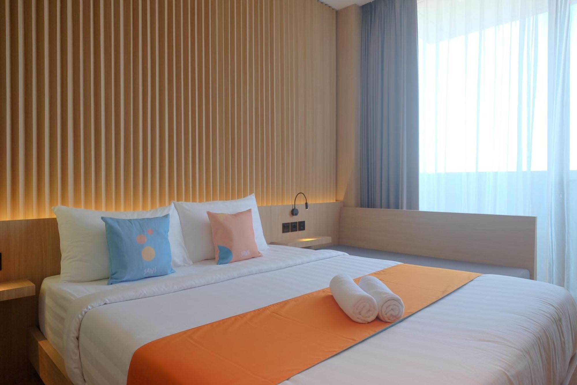 Sans Hotel Rg Living Jogja By Reddoorz Pakualaman Kültér fotó