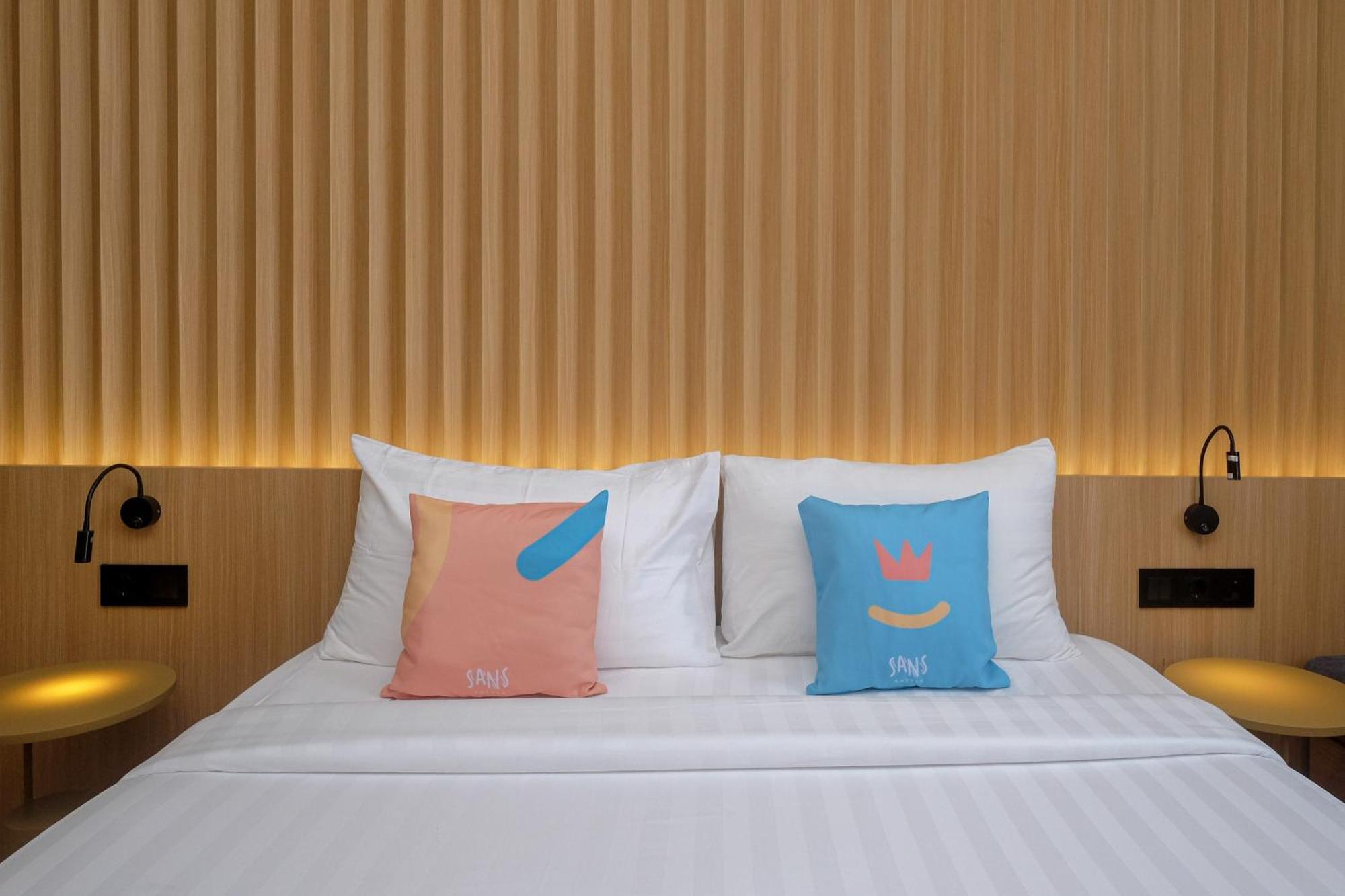 Sans Hotel Rg Living Jogja By Reddoorz Pakualaman Kültér fotó