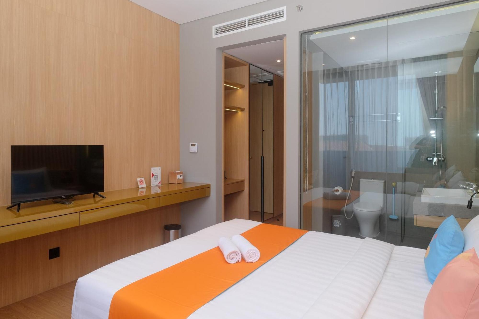 Sans Hotel Rg Living Jogja By Reddoorz Pakualaman Kültér fotó