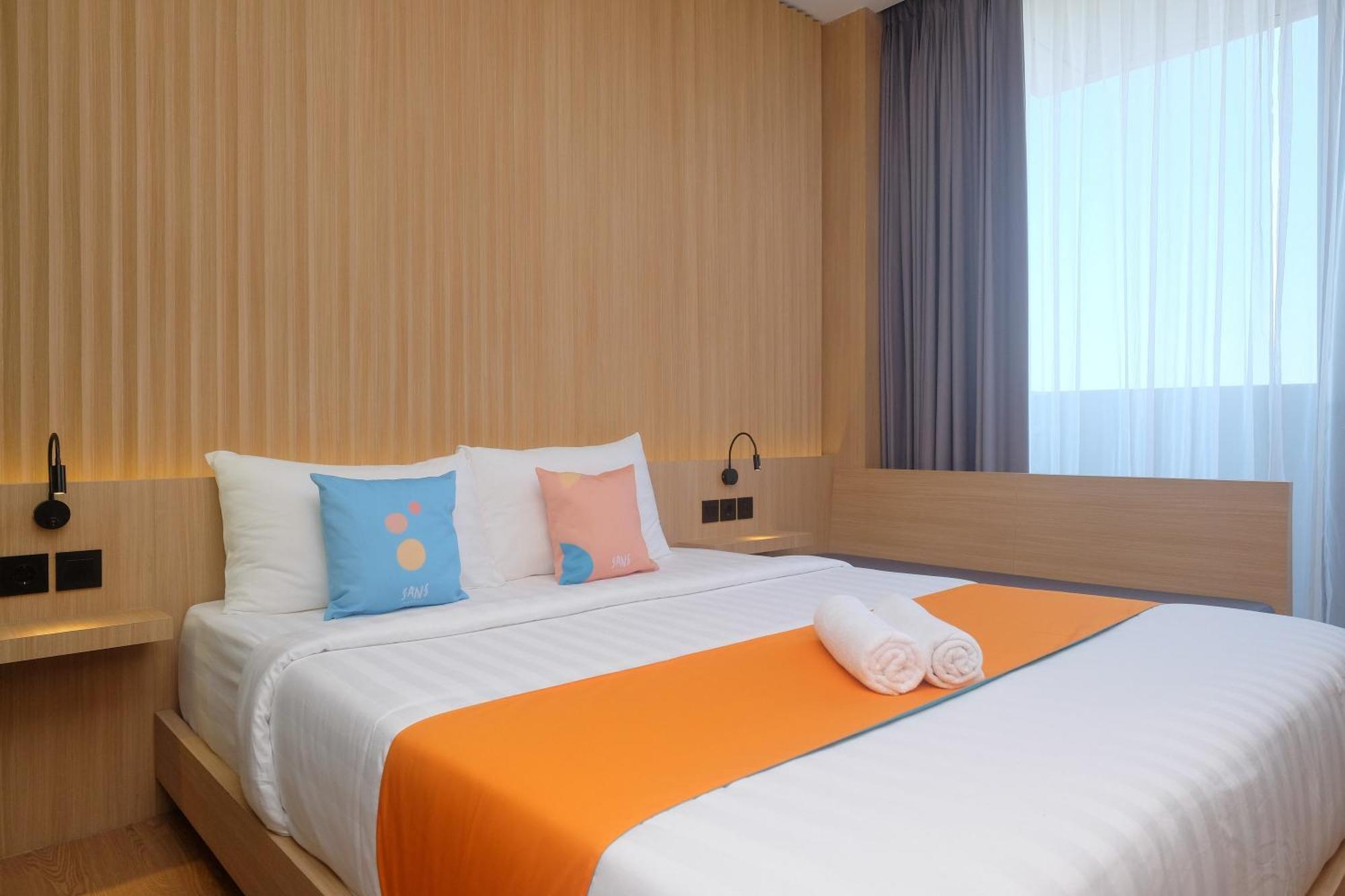 Sans Hotel Rg Living Jogja By Reddoorz Pakualaman Kültér fotó